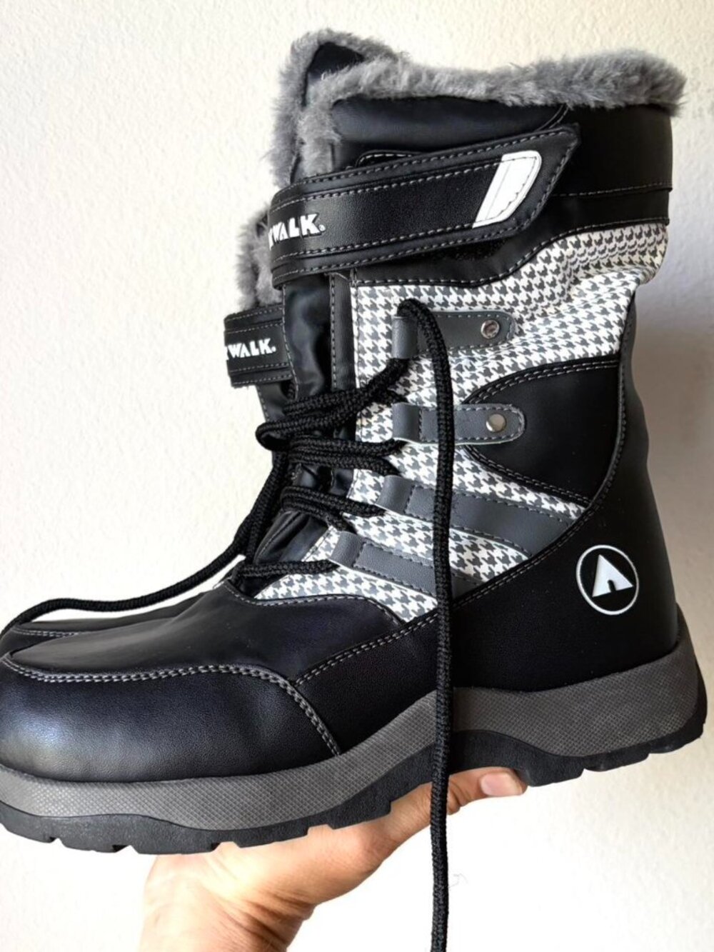 Airwalk vintage y2k Snow Boots Faux Fur Black & Gray Women's 7.5